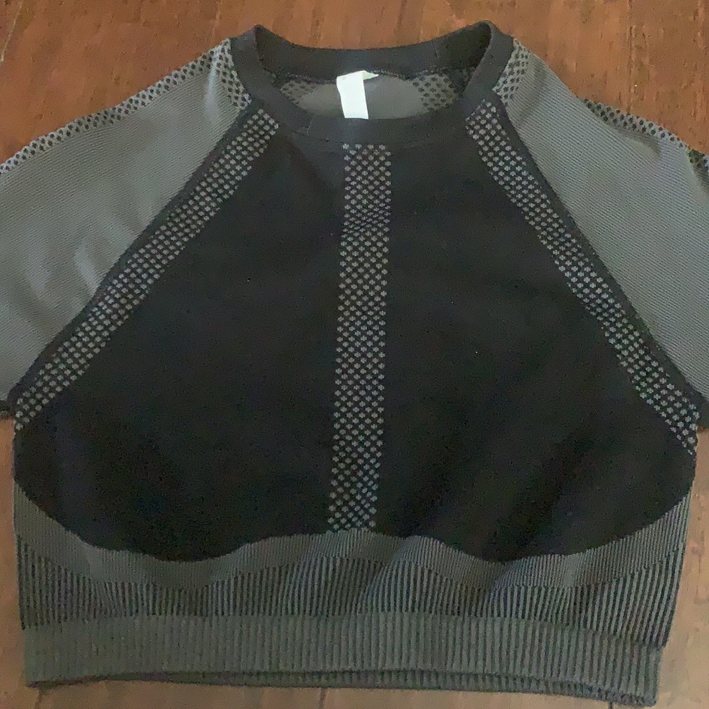 Cropped Workout Top - image 2